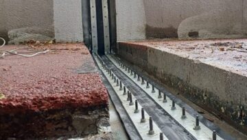 Schrumpf Tricomer LF 320 dicht de dilatatievoeg van de fietstunnel Veenkampen in Assen af.